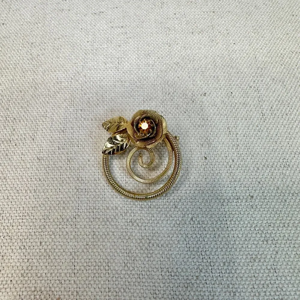 Floral Gold Tone Spiral Circle Rose Spun Gold Leaf Brooch Pin w/ Citrine Jewel